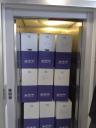 ein paar Pcs im Aufzug